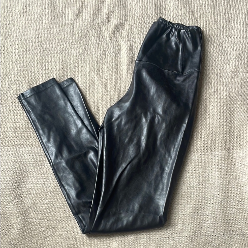 Aritzia// Wilfred Free - Chic Black Faux Leather Pants